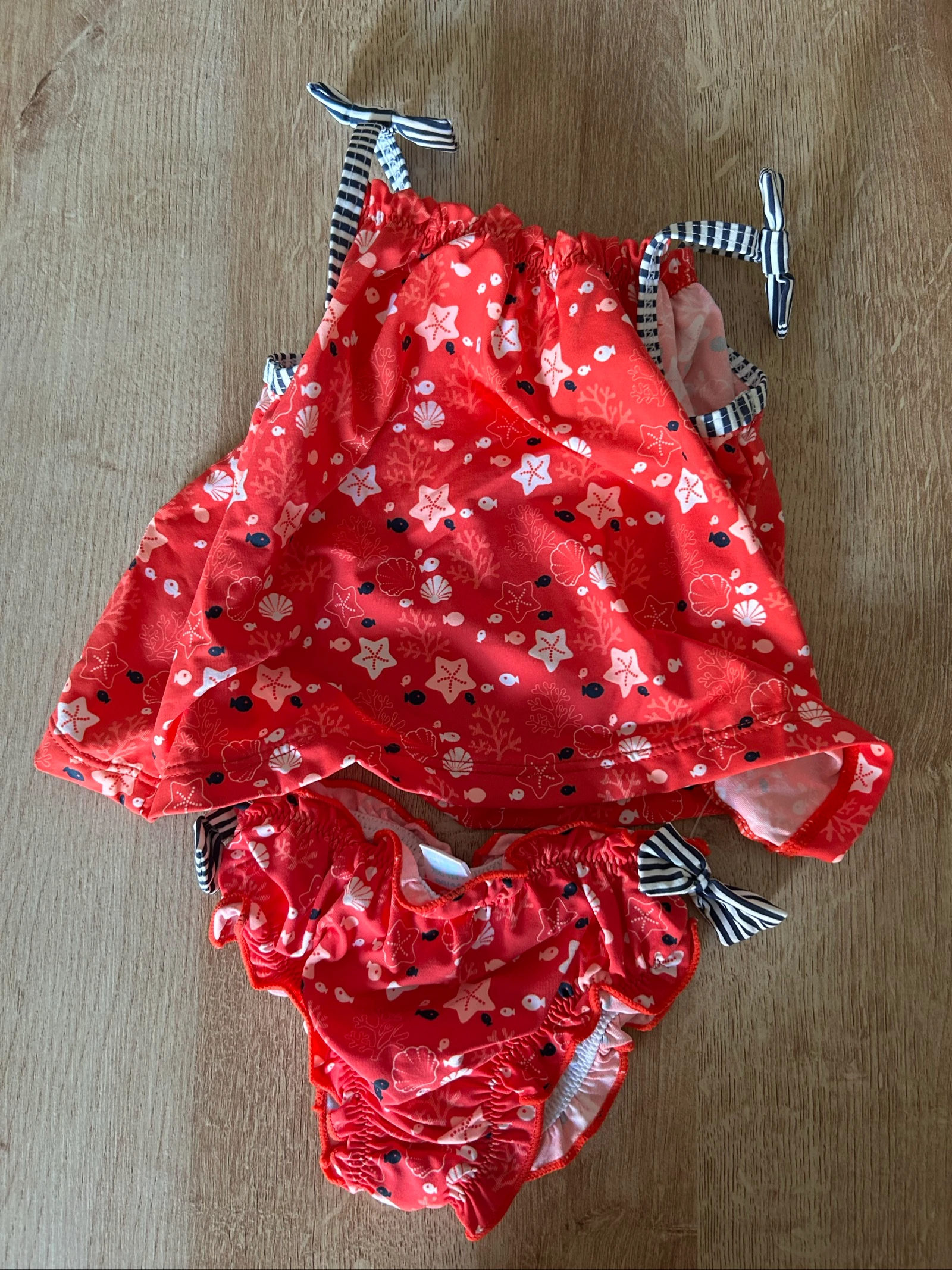 Conjunto de banho culote camiseta vermelha floral 6 meses – photo 2